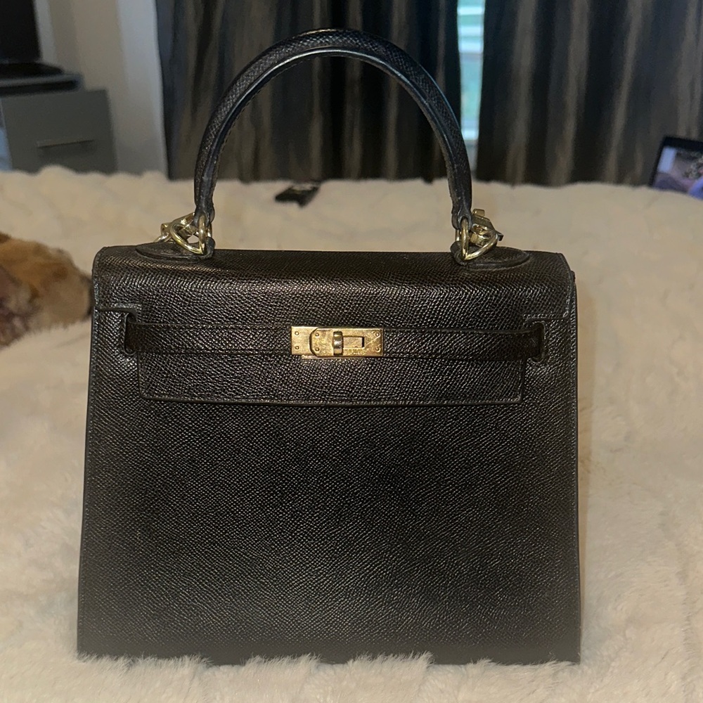 Elegant Black Leather Handbag